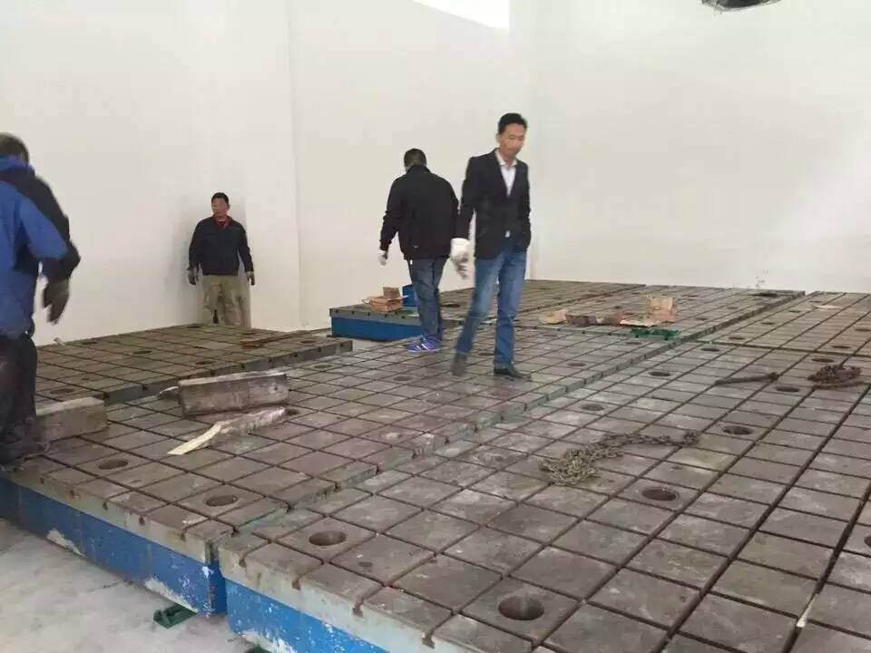 凱創(chuàng)安裝技師在上海安裝現(xiàn)場 凱創(chuàng)安裝技師在上海安裝現(xiàn)場